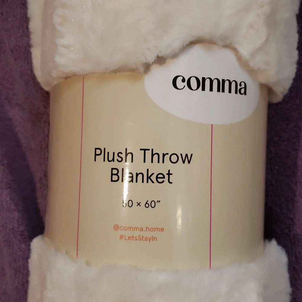 Comma Plush Throw Blanket - Picture 2 of 3